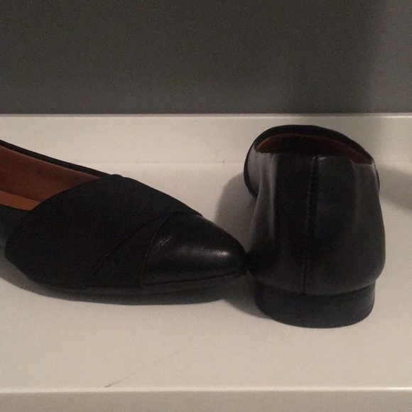Black low heel pumps - Picture 4 of 4